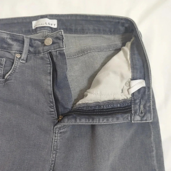 LOFT Fresh Cut Curvy Skinny Jeans, Color Light Wash Gray Size 6/28 - Picture 6 of 16
